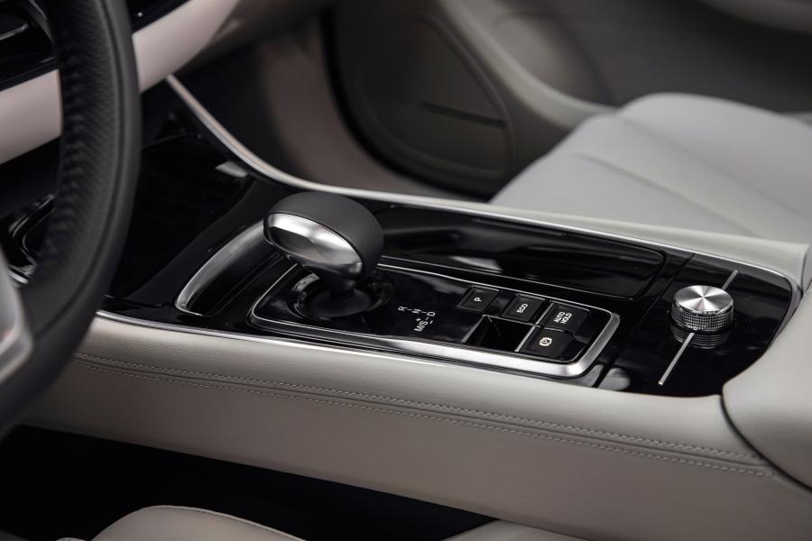 Детали интерьера Trumpchi GA6 (A35) 2019 года  (фото 7 из 12)